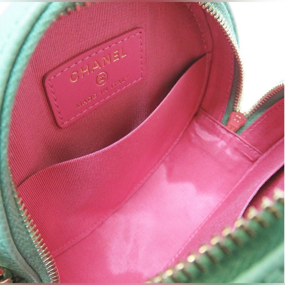 *RARE* Chanel Filigree Round Bag!! - Picture 5 of 7